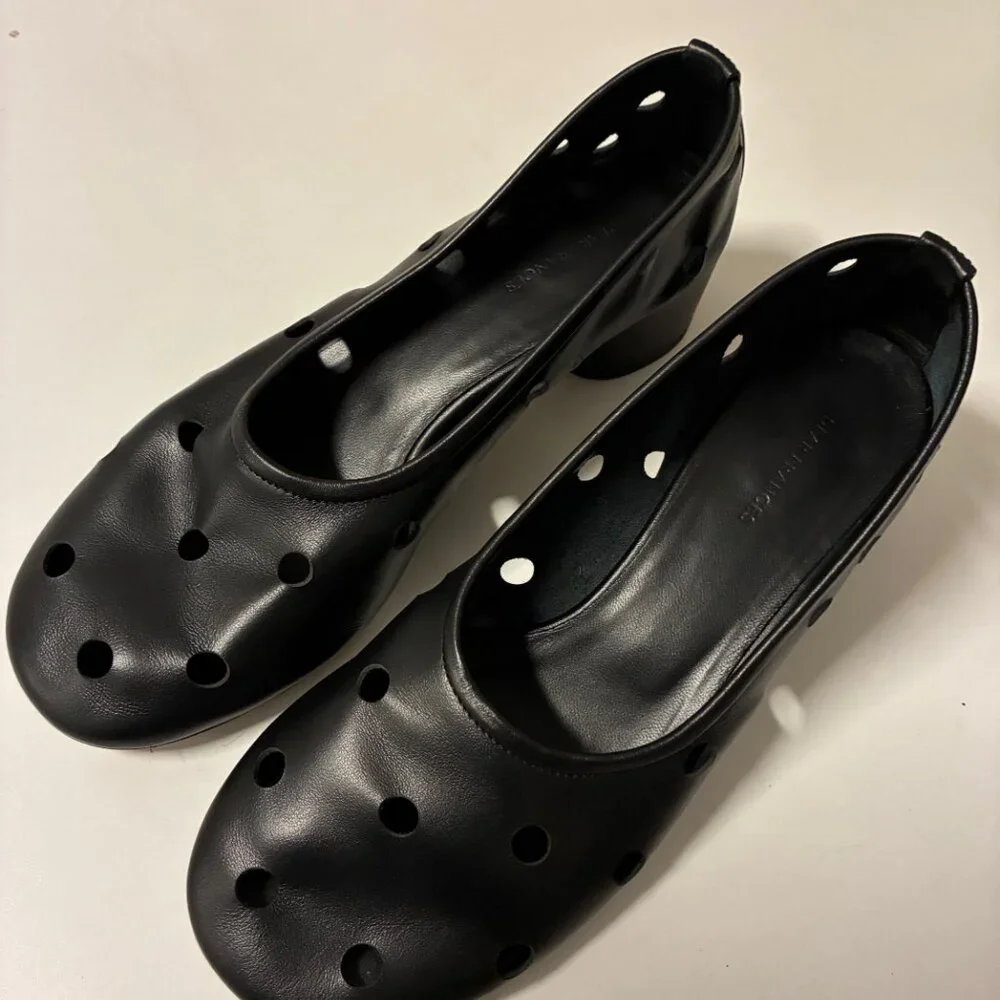 Dear Frances 37 Balla Pump Black Patent Leather with Perforations - Picture 4 of 8